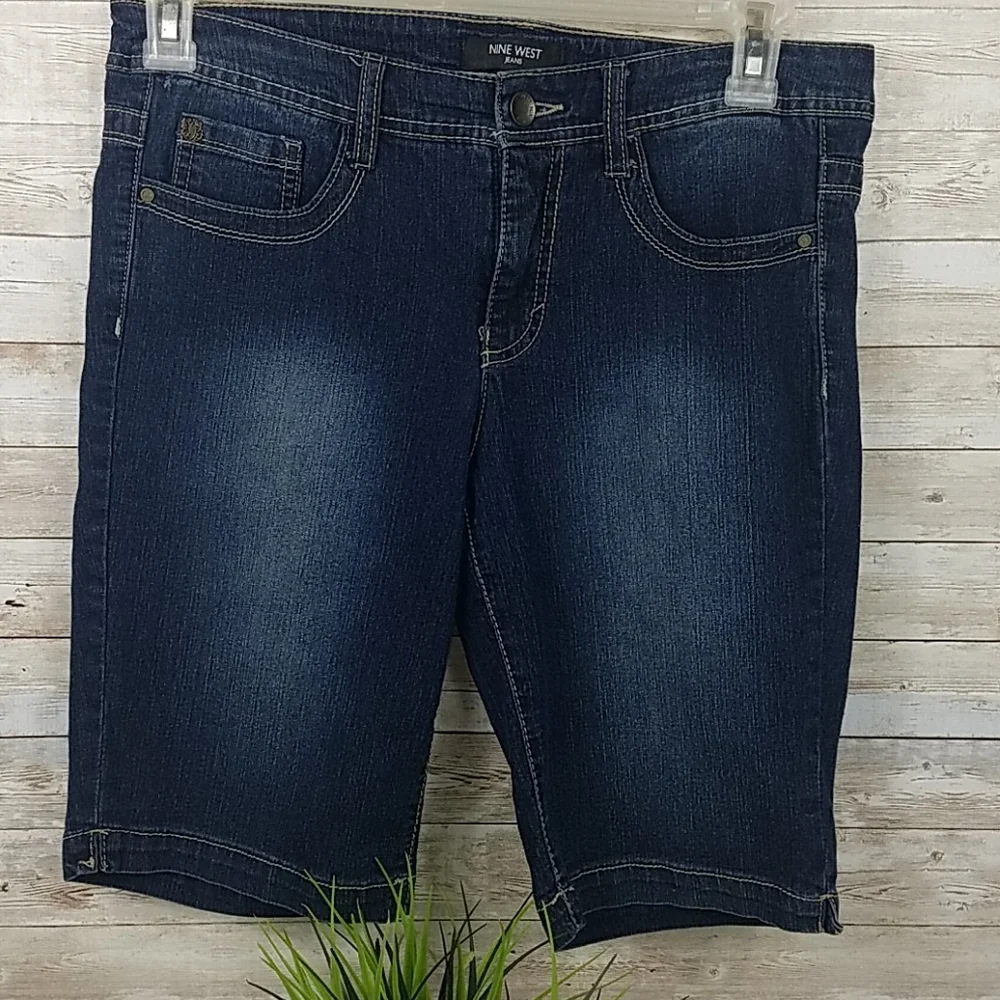 Nine West, Denim shorts, great condition, Sz 6 - Picture 4 of 10